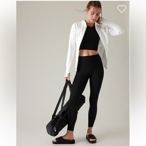 Athleta Salutation stash 7/8 tight, size Medium, Black